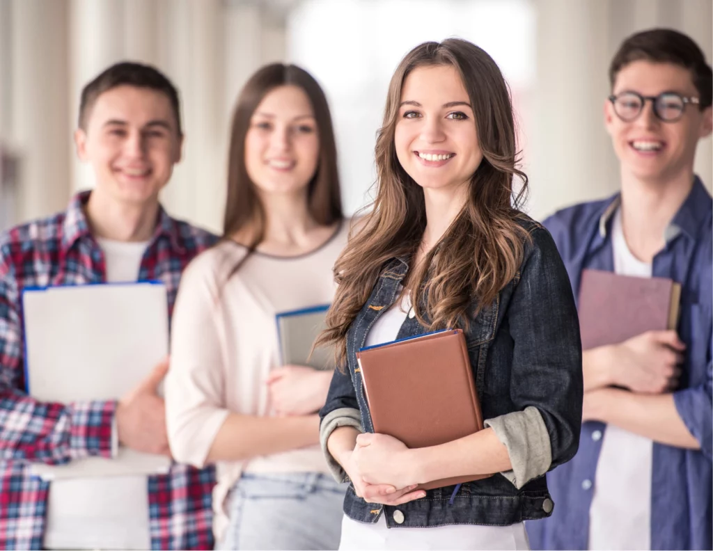 Symbolbild für gemeinsames Lernen und Prüfungserfolg mit KNOLL.