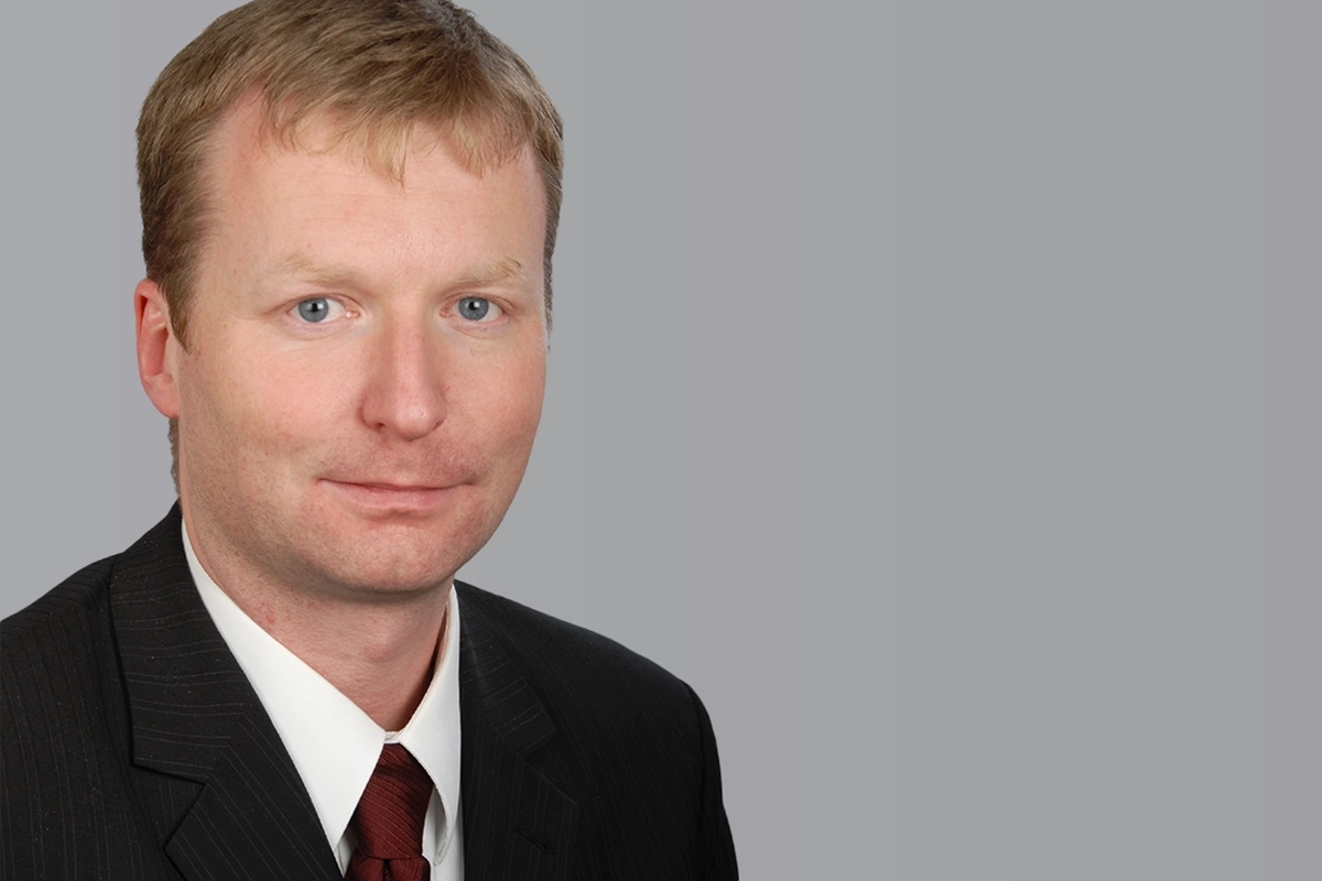 Porträt von Daniel Duerrschmidt, Dozent beim Steuerrechts-Institut KNOLL.