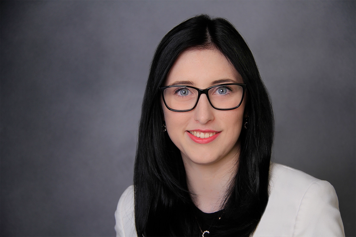 KNOLL Dozentin Julia Schock