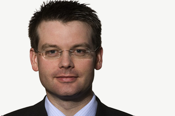 Porträt von Lars Zipfel, Dozent beim Steuerrechts-Institut KNOLL.