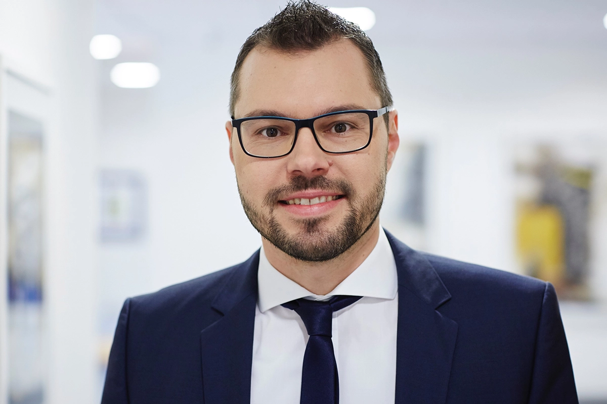 KNOLL Dozent Marco Hess